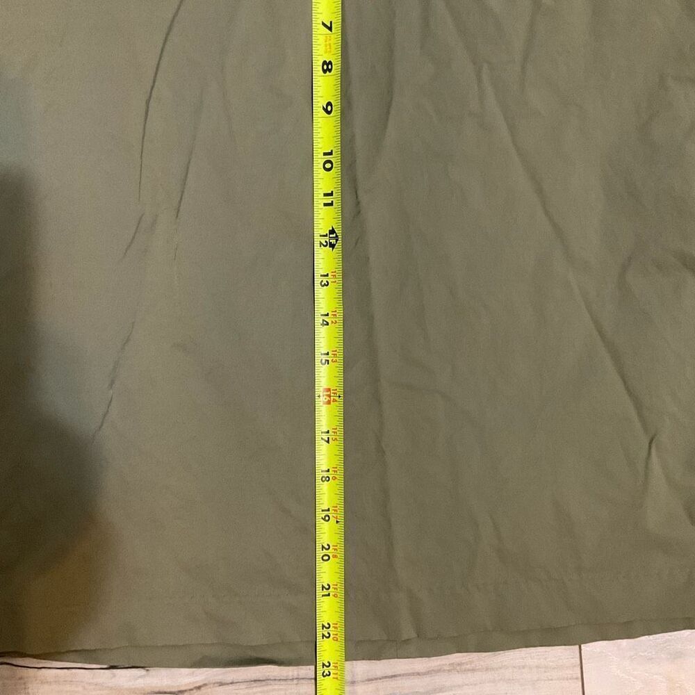 Old Navy knee length olive green stretch skirt side zip hook and eye, size 8/m - Picture 8 of 8